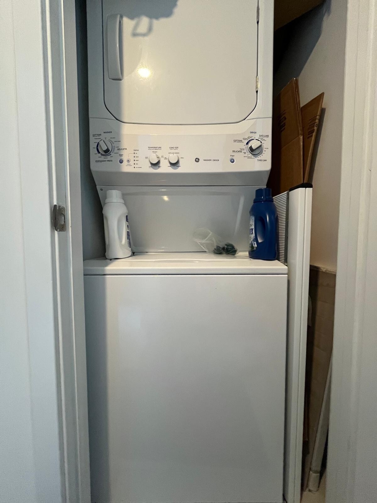 Washer-dryer - 1100 S Miami Ave