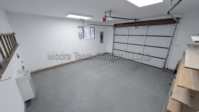 Building Photo - Charming 3-Bedroom Home in High Vista Gated Community – Stunning Views & Modern Updates!