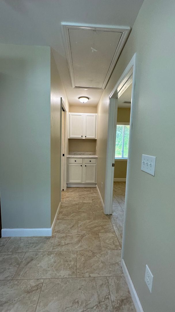 Building Photo - 1006 S Welcome Rd