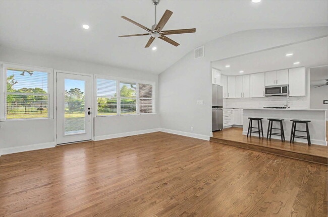 Building Photo - Charming 3-Bed/2.5-Bath Ranch in Durham