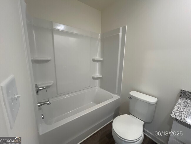 Building Photo - 105 Douglas Fir Dr