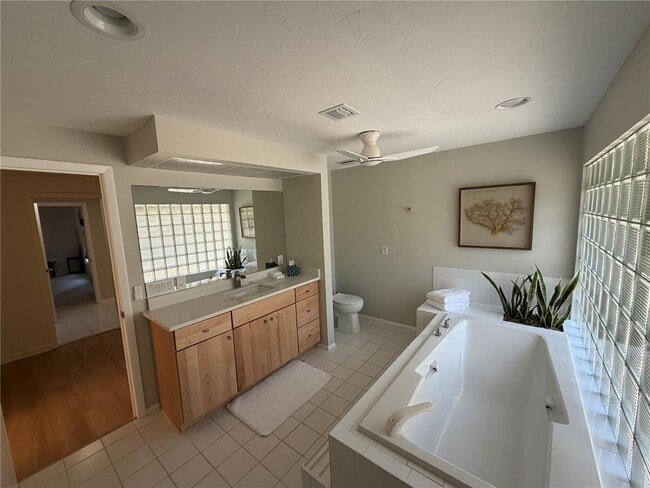 Building Photo - 2709 Casey Key Rd