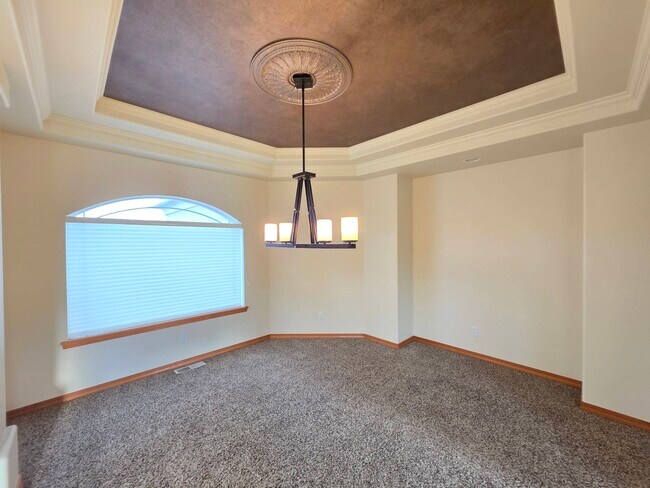 Building Photo - 3493 Hanstead St