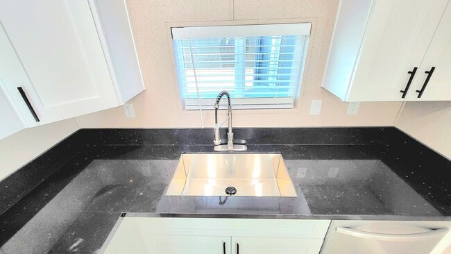 Building Photo - 1611 E Gamebird Rd