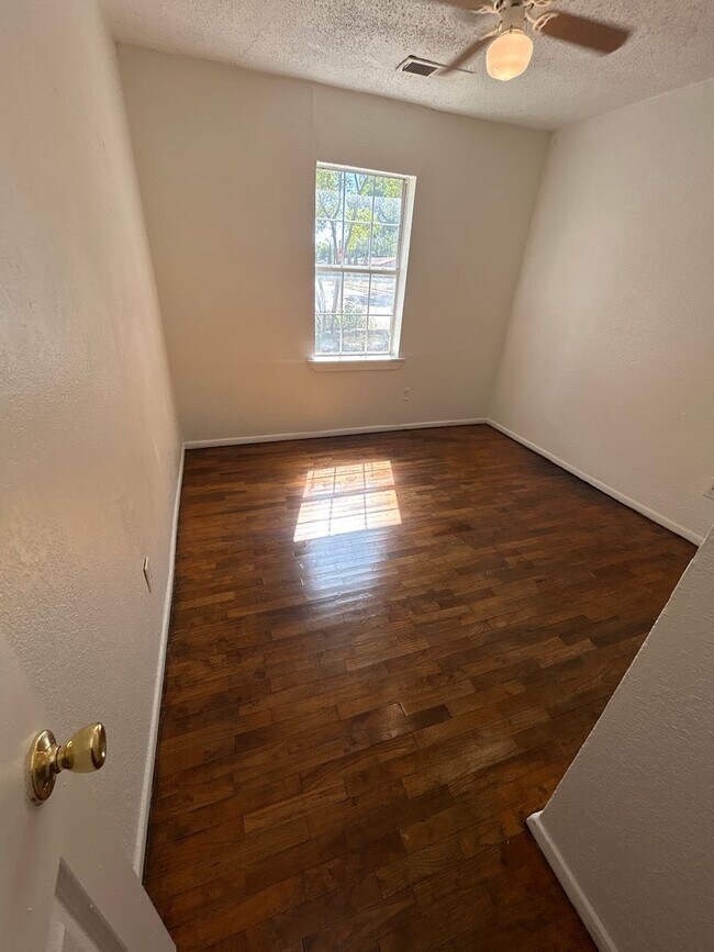 Building Photo - The stunning home feels like home!