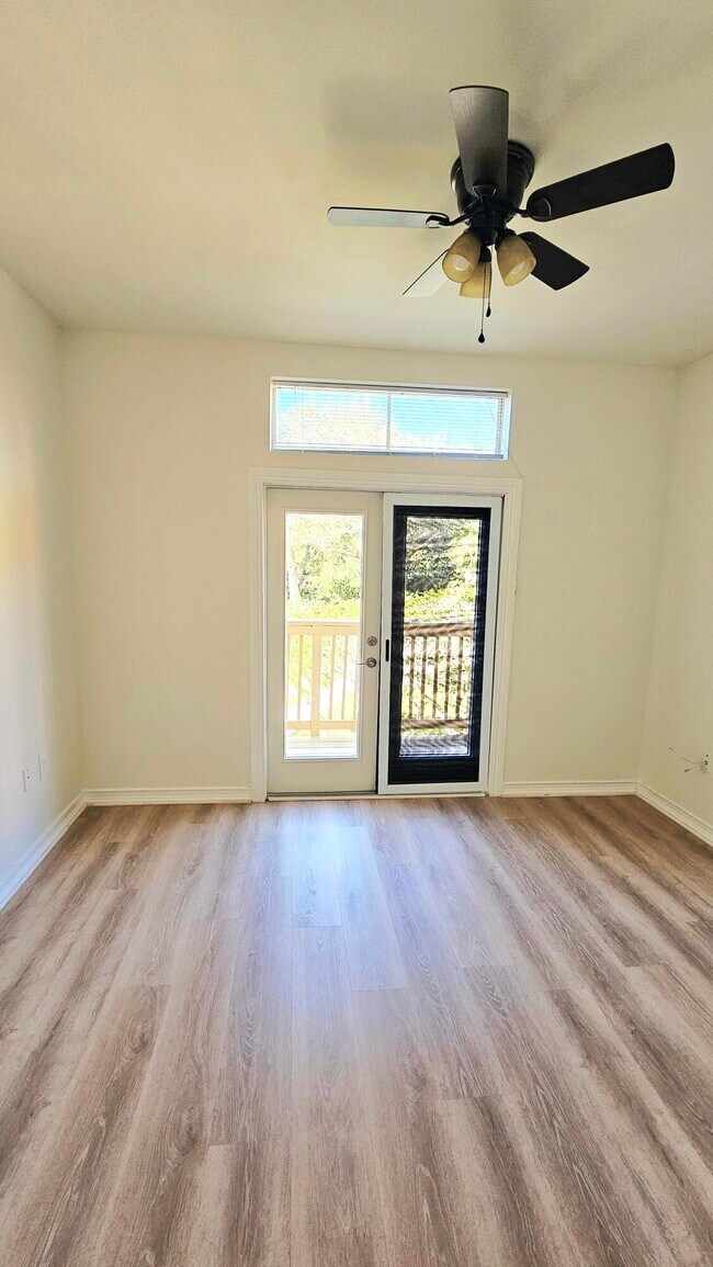 Building Photo - 4823 Via Palm Lakes Via