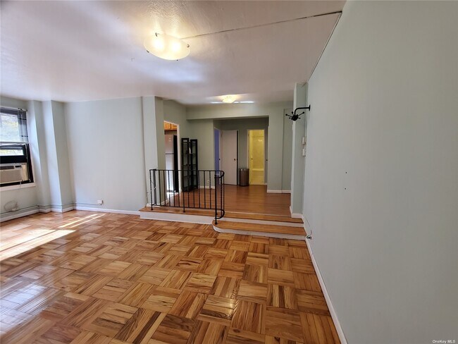 Building Photo - 98-34 63rd Dr