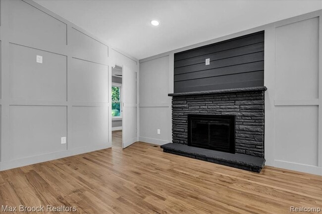 Building Photo - 1654 Giddings Rd