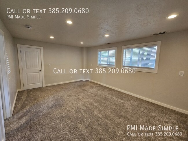 Building Photo - 260 S 400 E