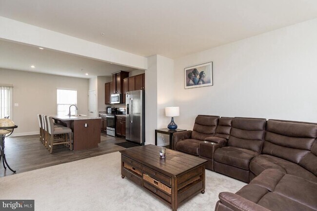 Building Photo - 10605 Brewerton Ln