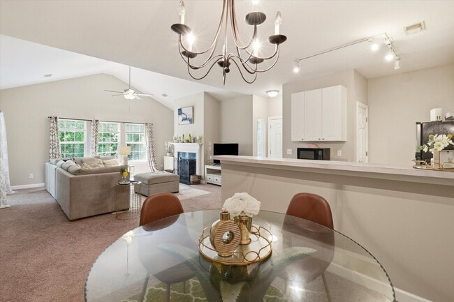 Building Photo - 407 S Elgin Ct