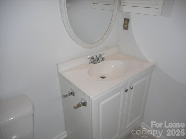 Building Photo - 8235 Circle Tree Ln