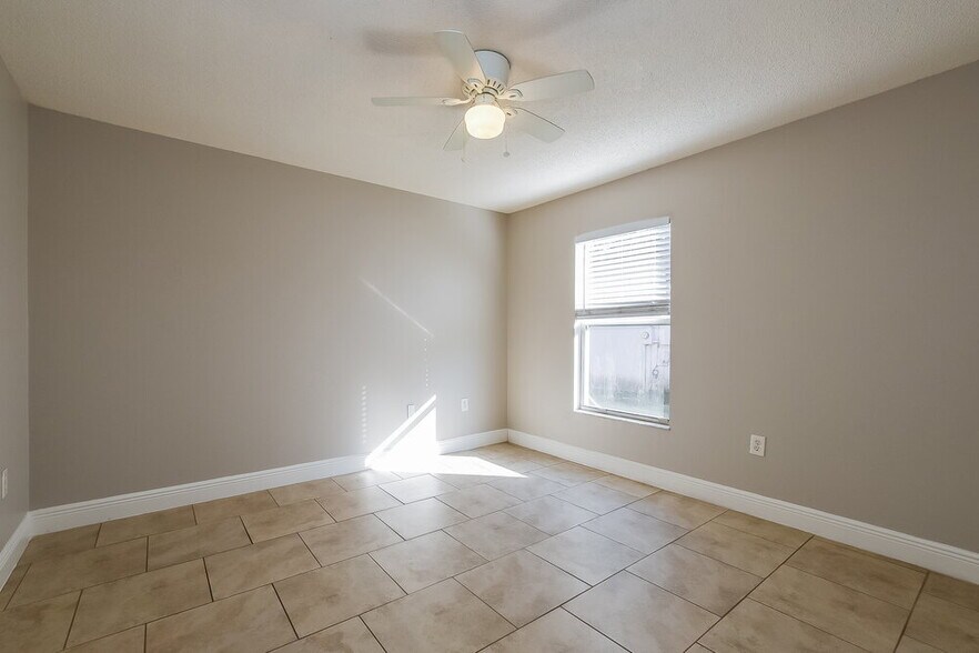 Building Photo - 4210 Red Bird Ave