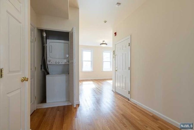 Building Photo - 46 E Palisade Ave
