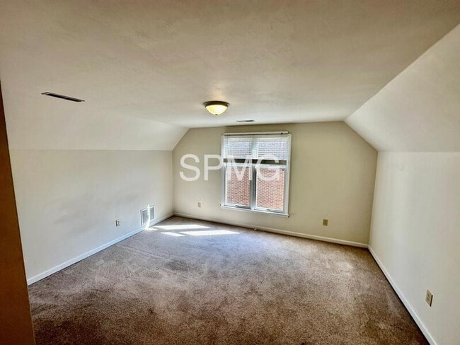 Building Photo - 1552 Terrace Rd SW