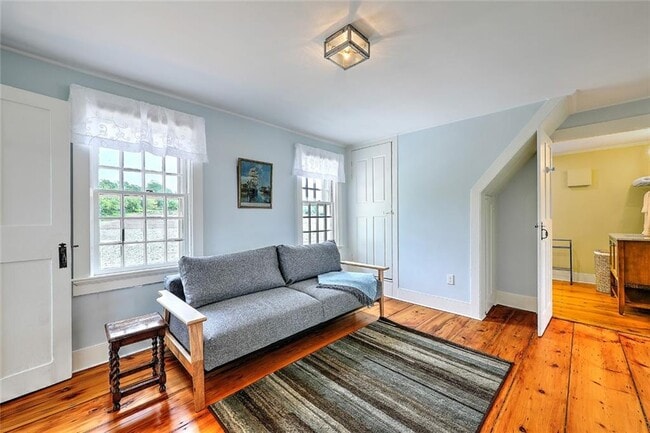 Building Photo - 148 Fogland Rd