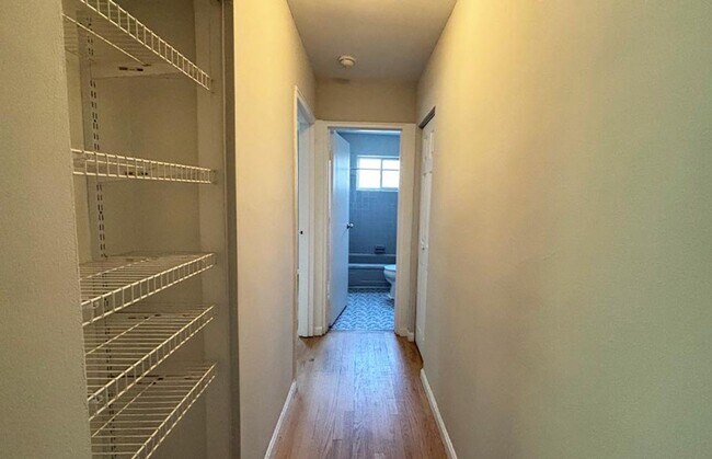 Building Photo - 562 Lowell Ave