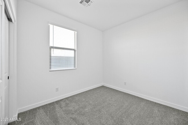 Building Photo - 17017 W Molly Ln