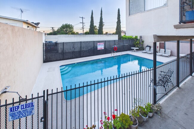 Building Photo - 6743 Whitsett Avenue