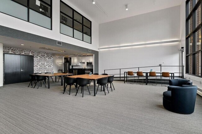 Building Photo - 401 N 2nd St