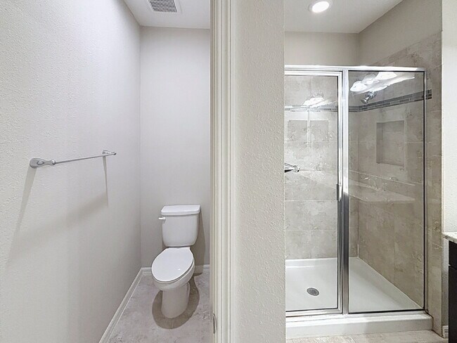 Building Photo - 1077 Amber Leaf Trl