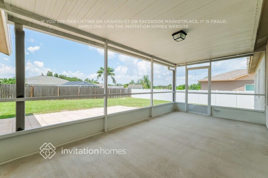 Building Photo - 12853 Raysbrook Dr