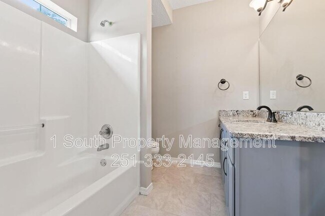 Building Photo - 2033 Post Oak Ct