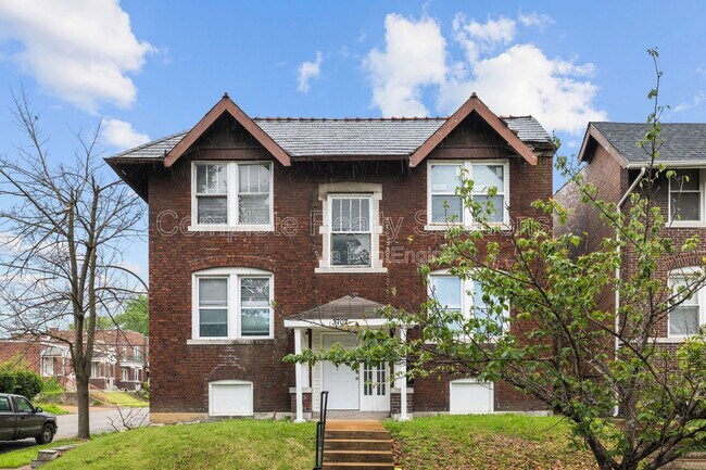 Building Photo - 3702 Meramec St