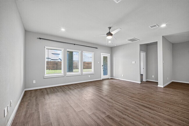 Building Photo - 13126 Lago Acero