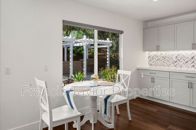 Building Photo - 285 Oak Valley Ln