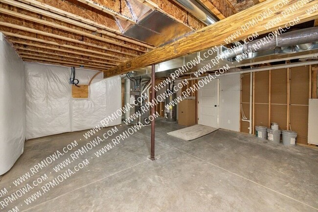 Building Photo - 326 29th St SW