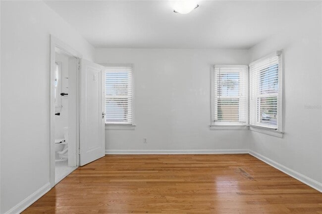 Building Photo - 807 N Thornton Ave