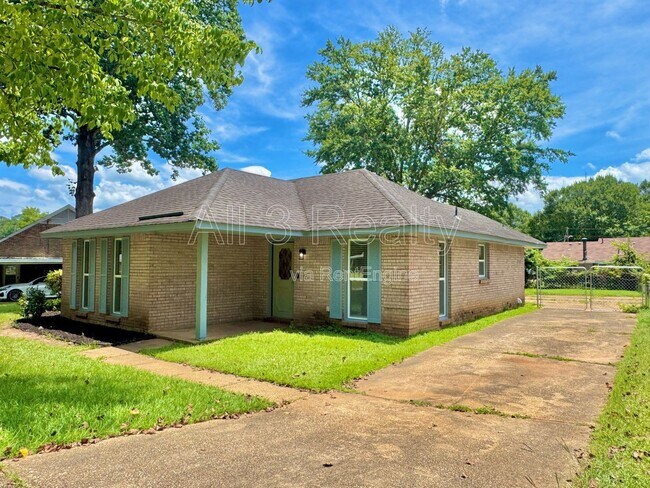Building Photo - 3224 Little John Dr
