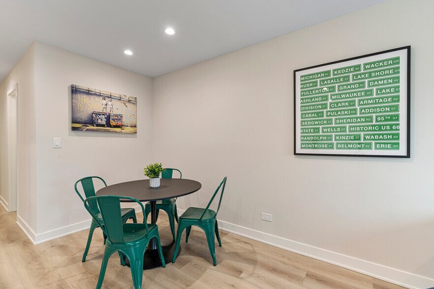 Building Photo - 2316 W Estes Ave