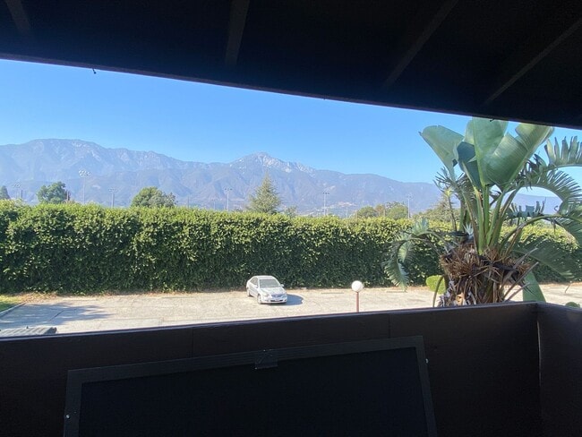 Building Photo - Rancho Cucamonga Two Bedroom Condo