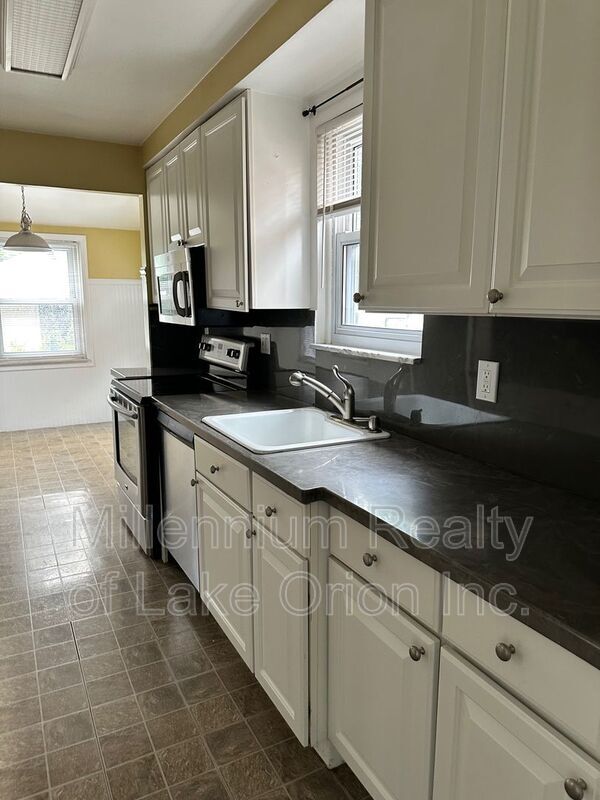 Building Photo - 2224 N Connecticut Ave