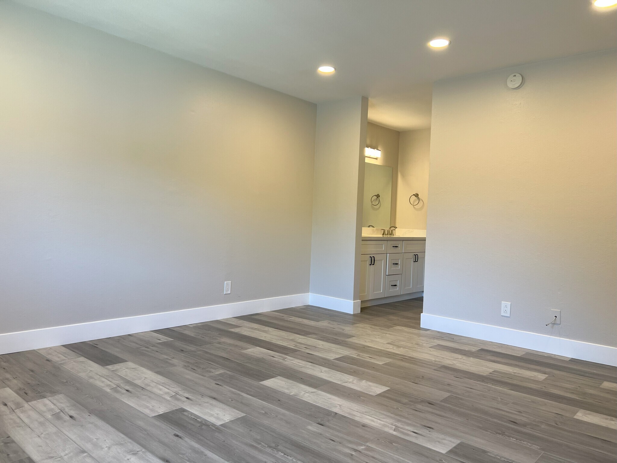 Master Bedroom - 5181 Oxbow Ct