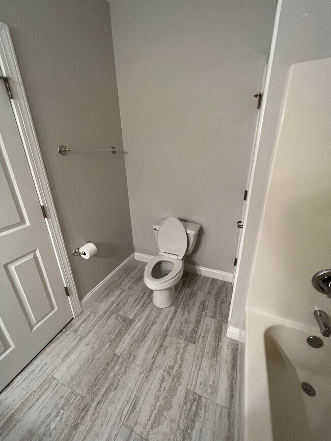 Building Photo - 1945 Tara Ct