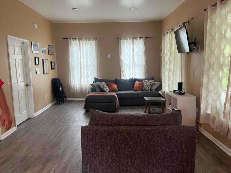 Building Photo - 578 Tuscarora Rd