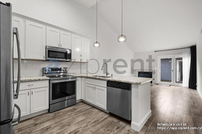 Building Photo - 106 Village Ct