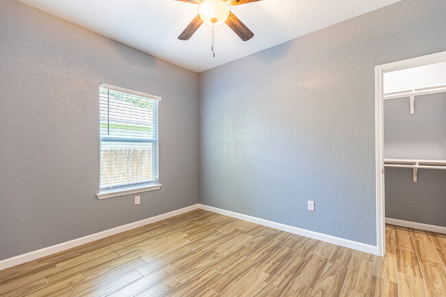 Building Photo - 479 Corliss