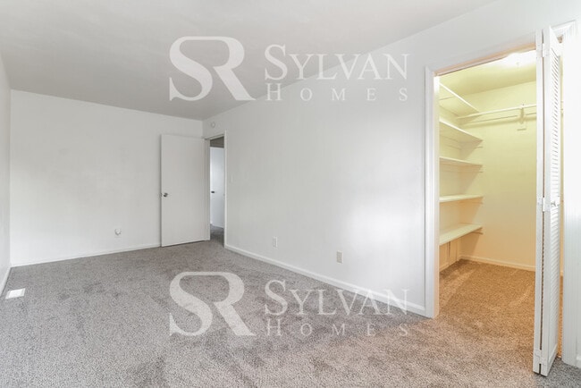 Building Photo - You will love this beautiful 3BR 2BA home