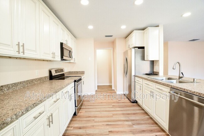 Building Photo - 1318 Kewannee Trail