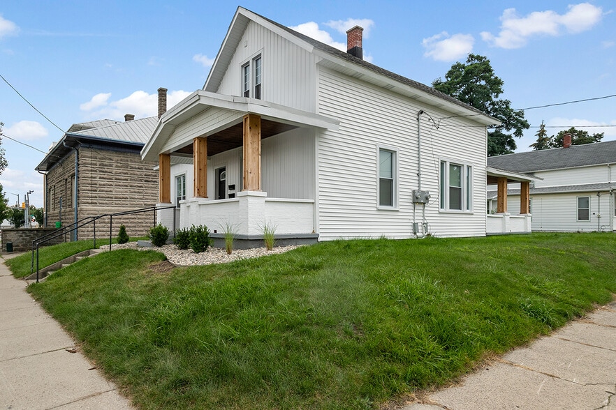 Building Photo - 25 Seward Ave NW