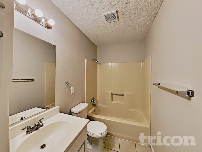 Building Photo - 2309 Rolling Creek Run