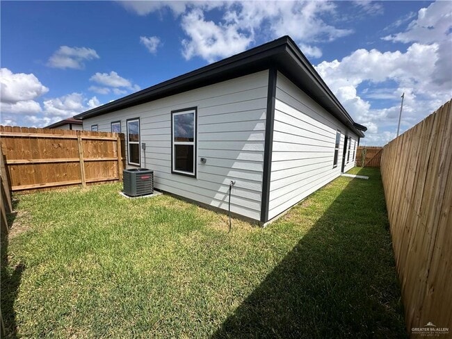 Building Photo - 9 Plains Rd