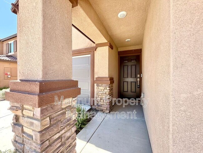 Building Photo - 31097 Water Beech Dr