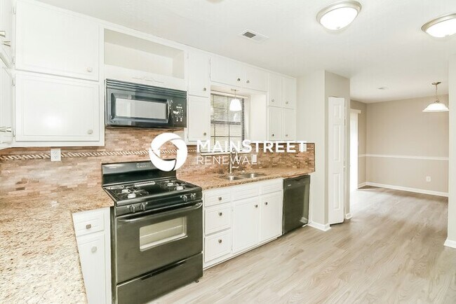 Building Photo - 3 Bedroom Pet-Friendly Home in Fayetteville, GA with Main Street Renewal