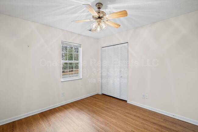 Building Photo - 4149 Oak Ferry Dr NE