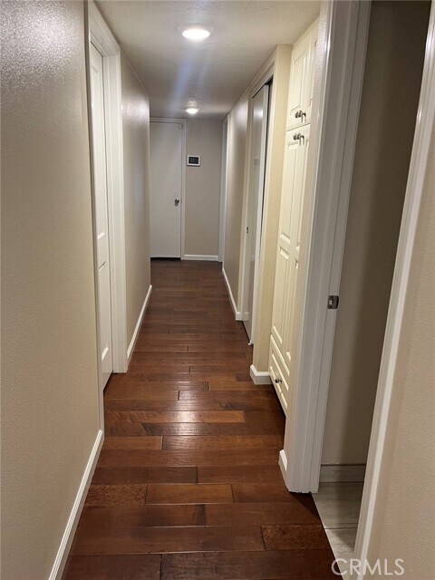 Building Photo - 2980 Hyde Park Cir